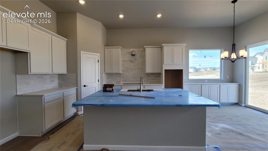 Image 10 of 34: Kitchen