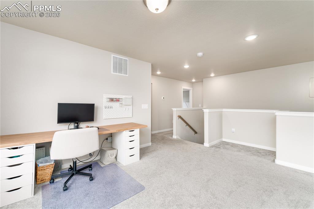 Image 23 of 38: Sitting Room