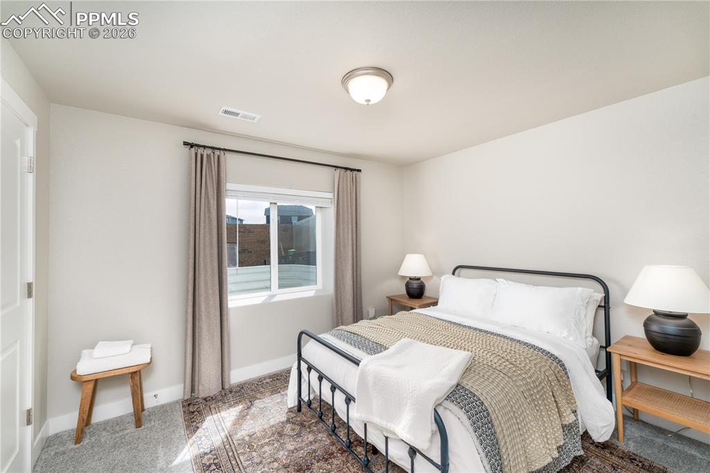 Image 25 of 38: Yard