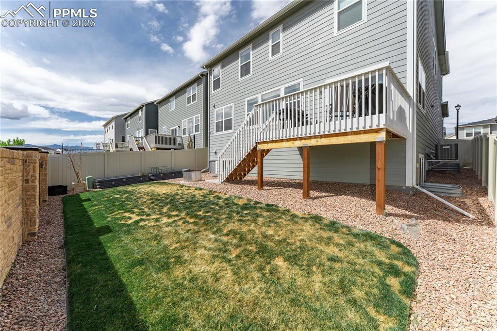 Image 32 of 38: Back of Structure