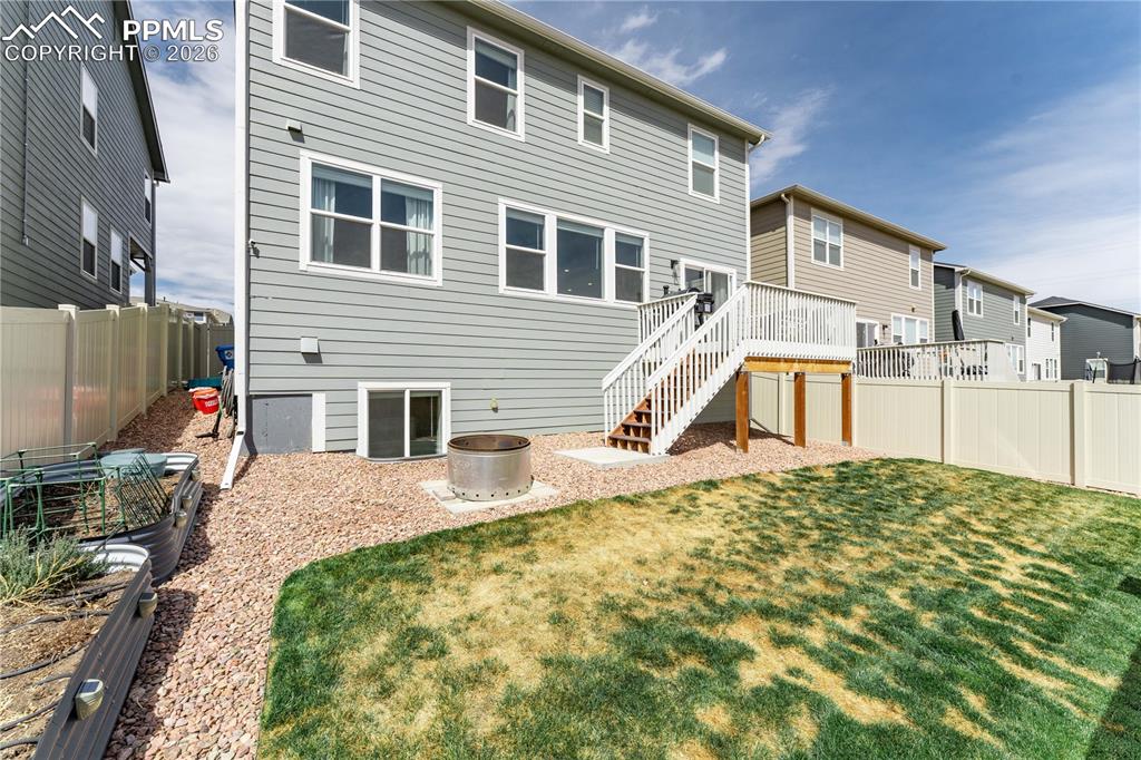 Image 34 of 38: Balcony