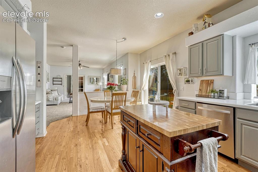 Image 12 of 48: Kitchen
