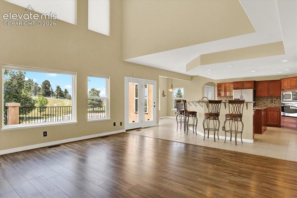 Image 6 of 50: Great Room
