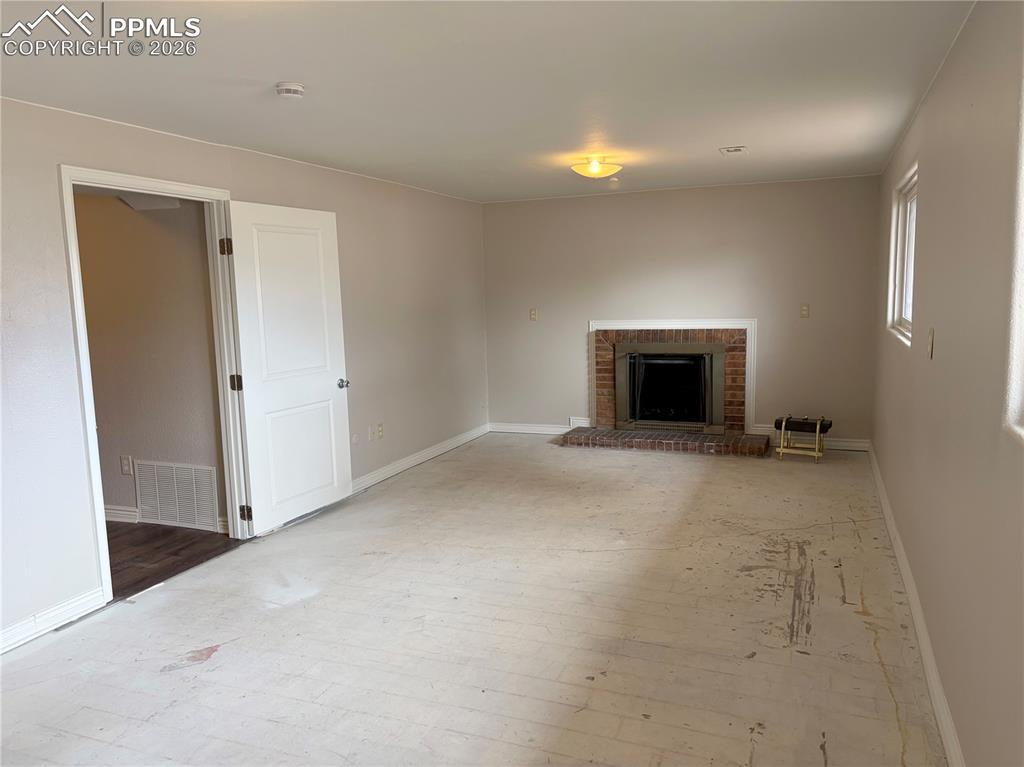 Image 14 of 24: Bathroom