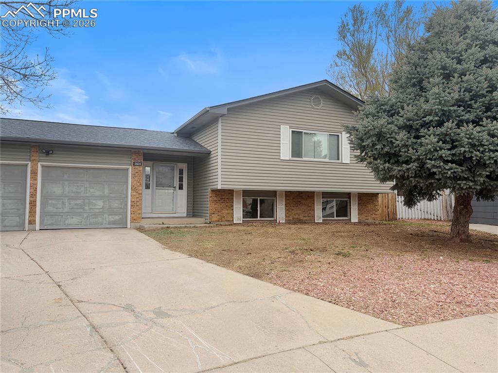 Image 24 of 24: Bedroom