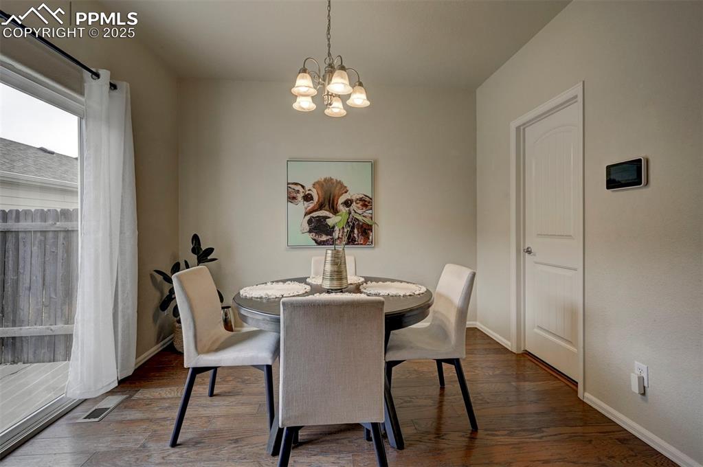 Image 15 of 46: Kitchen