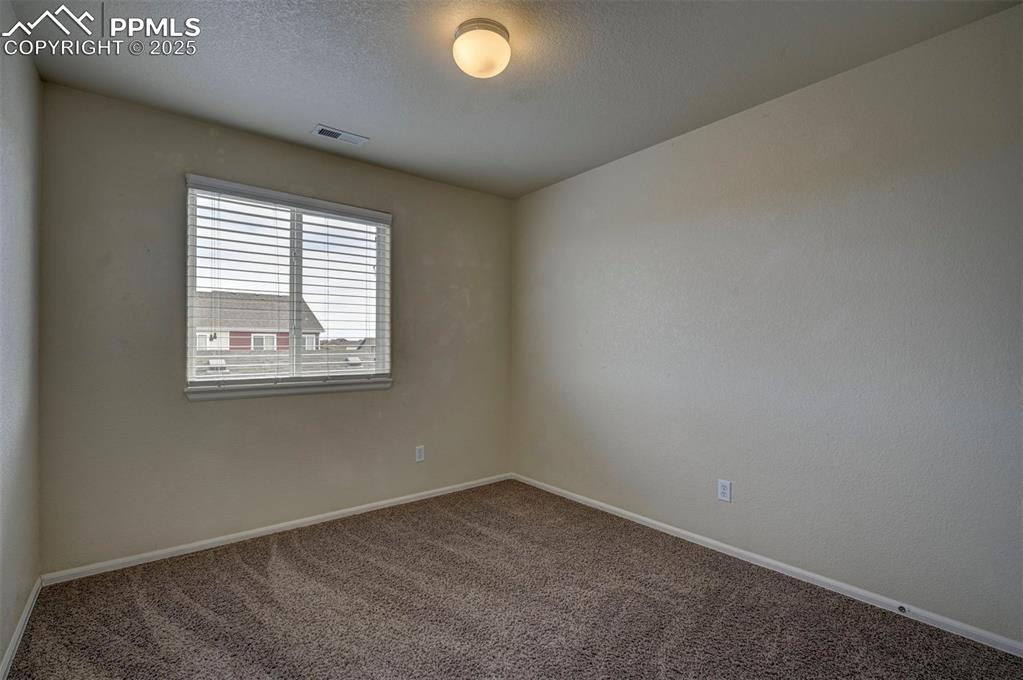 Image 23 of 46: Bedroom