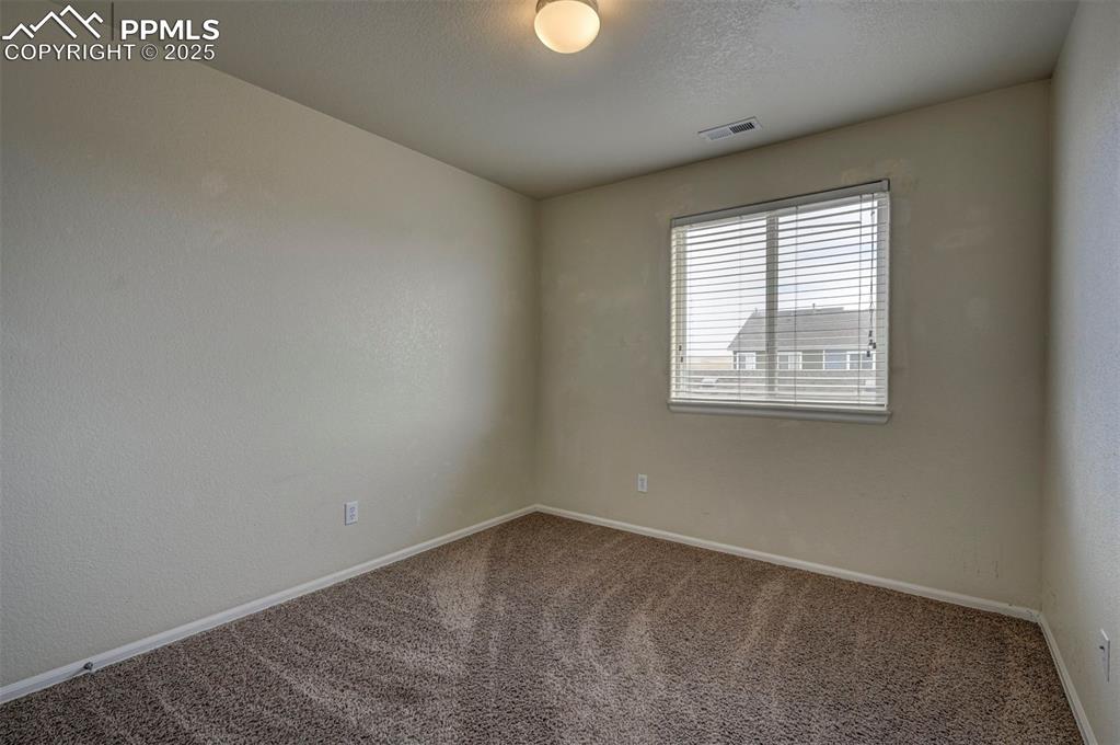 Image 25 of 46: Bedroom