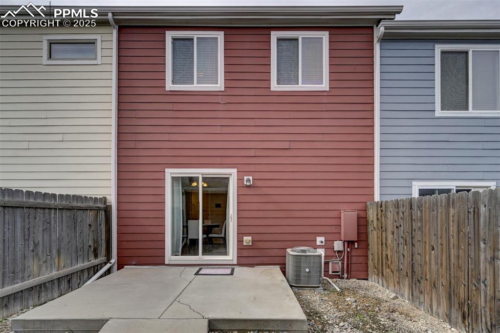 Image 29 of 46: Bathroom