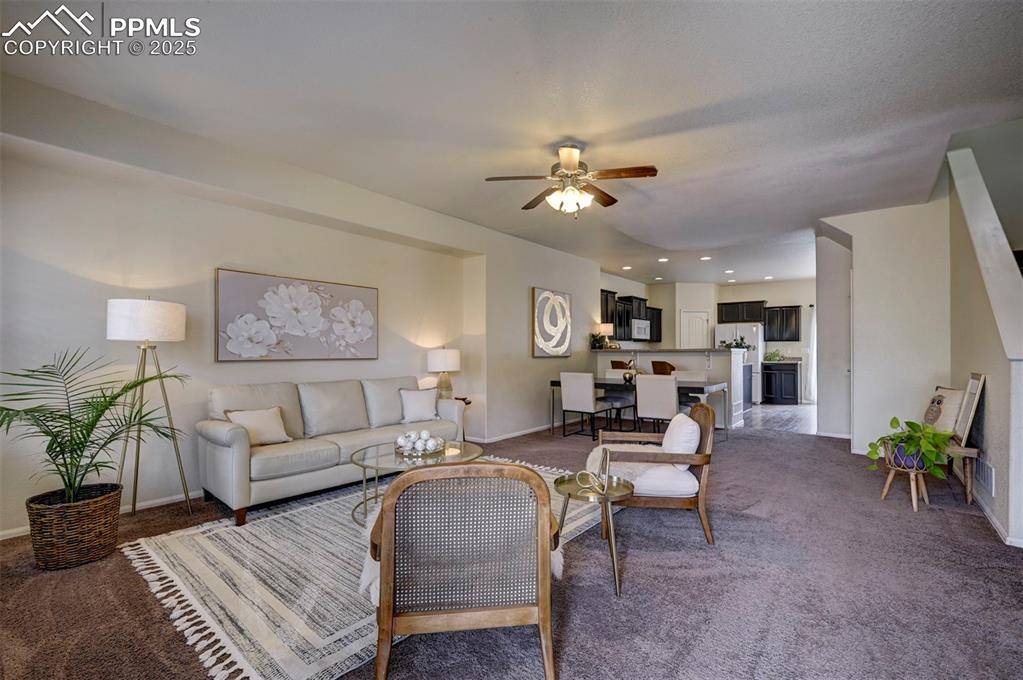 Image 5 of 46: Entry