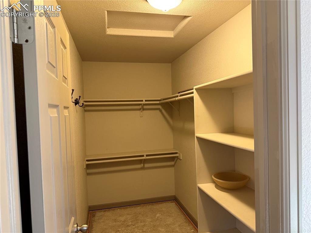 Image 13 of 28: Closet