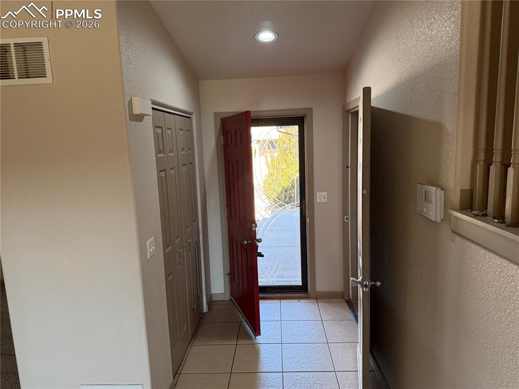 Image 2 of 28: Entry