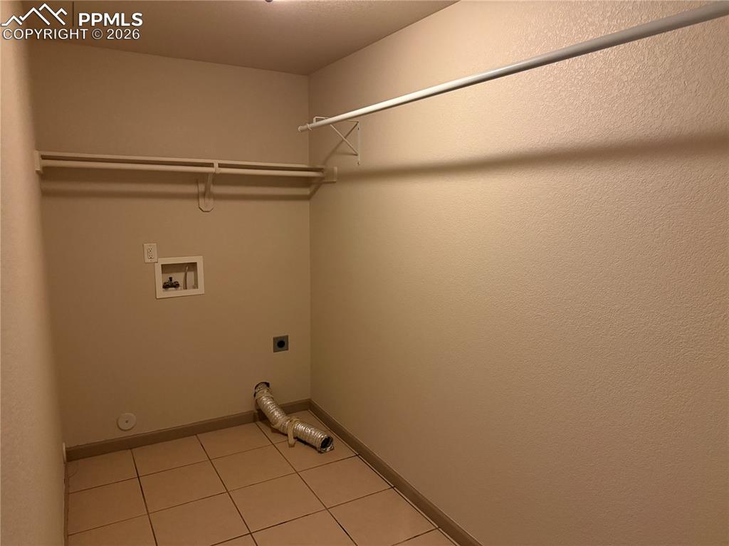 Image 23 of 28: Laundry