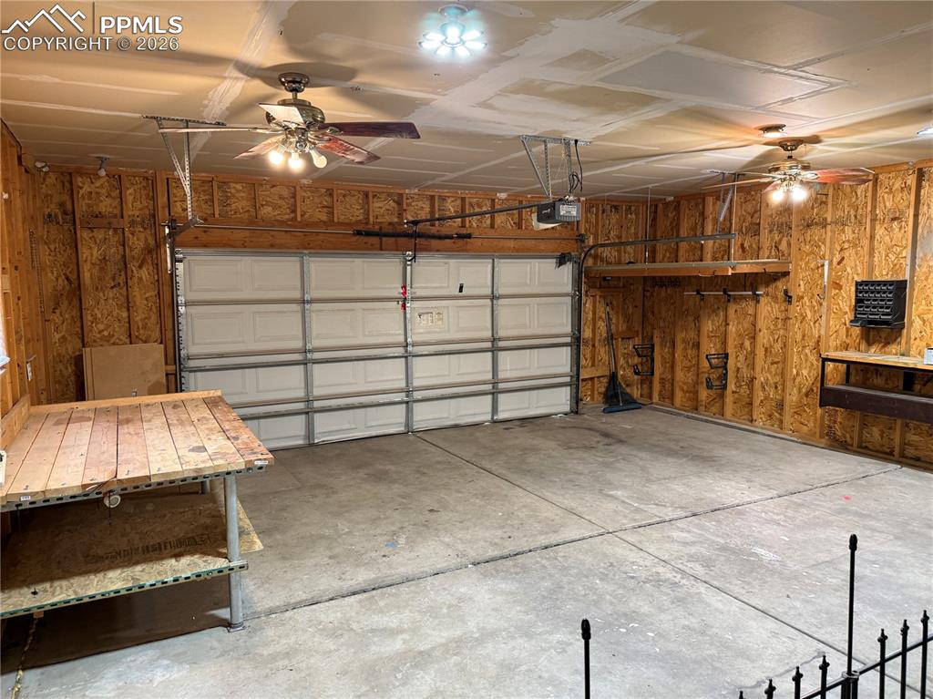 Image 28 of 28: Garage