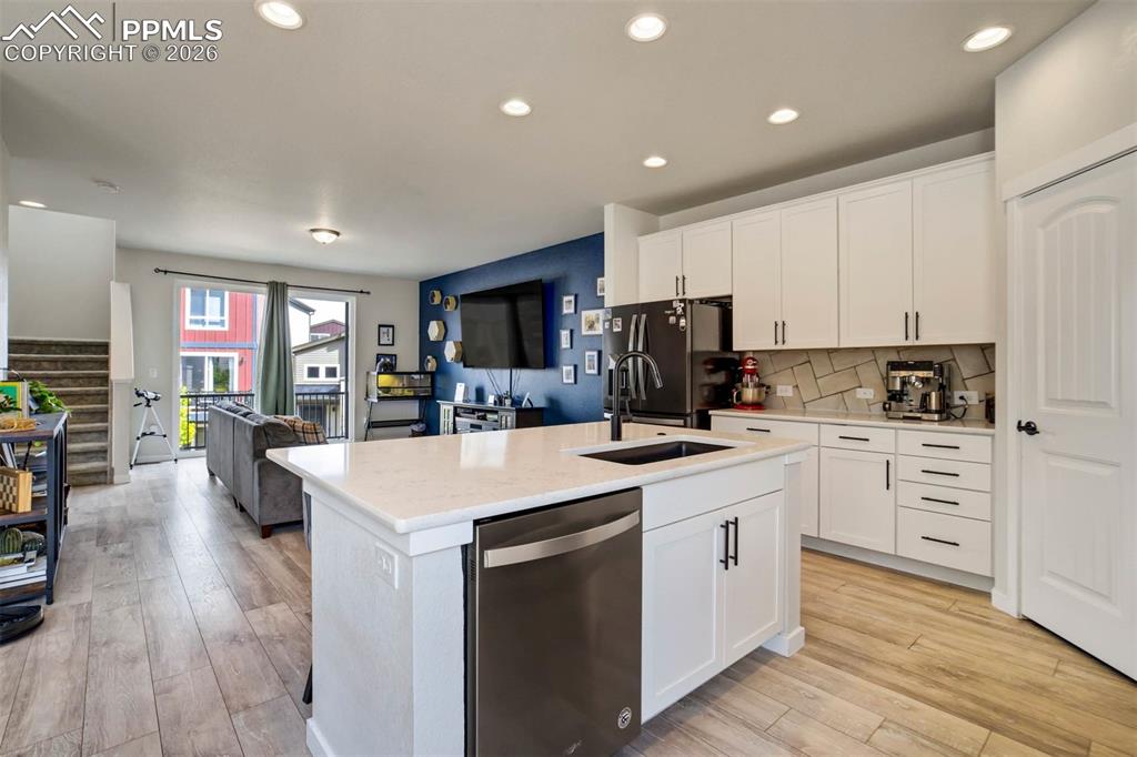 Image 13 of 46: Kitchen