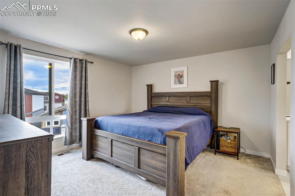 Image 17 of 46: Bedroom