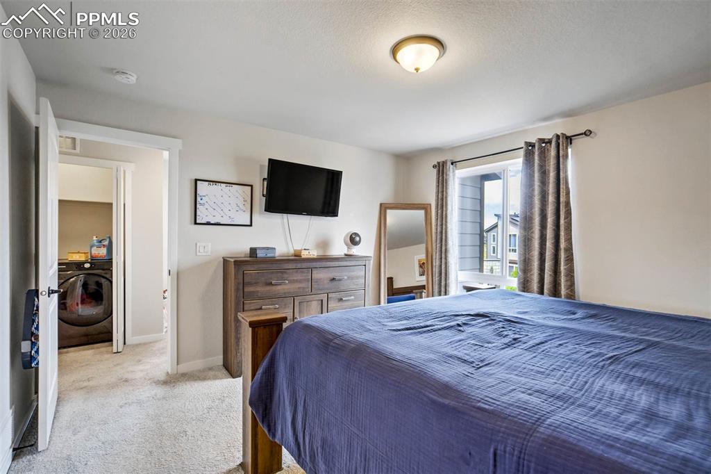 Image 18 of 46: Bedroom