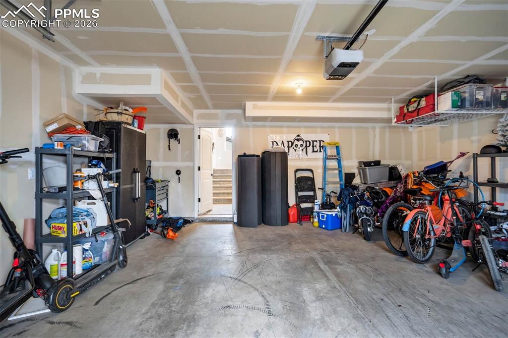 Image 31 of 46: Garage