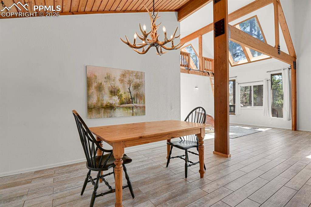 Image 11 of 48: Dining Area