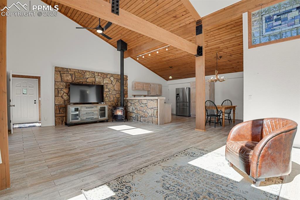 Image 14 of 48: Living Room