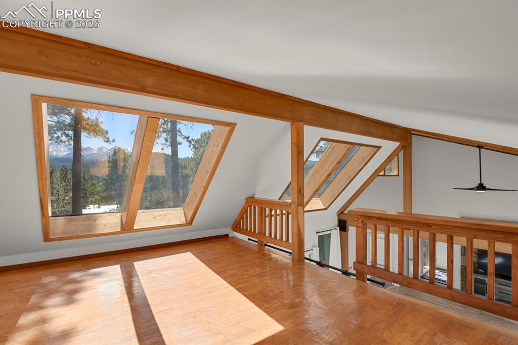 Image 19 of 48: Bonus Room