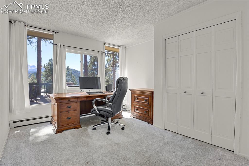 Image 28 of 48: Office