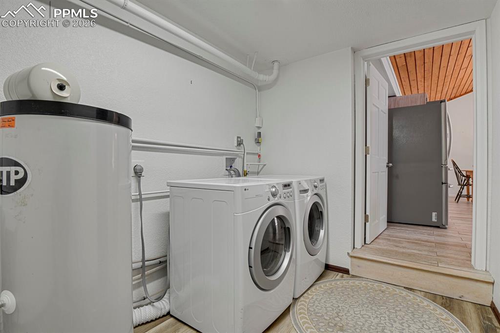 Image 30 of 48: Laundry