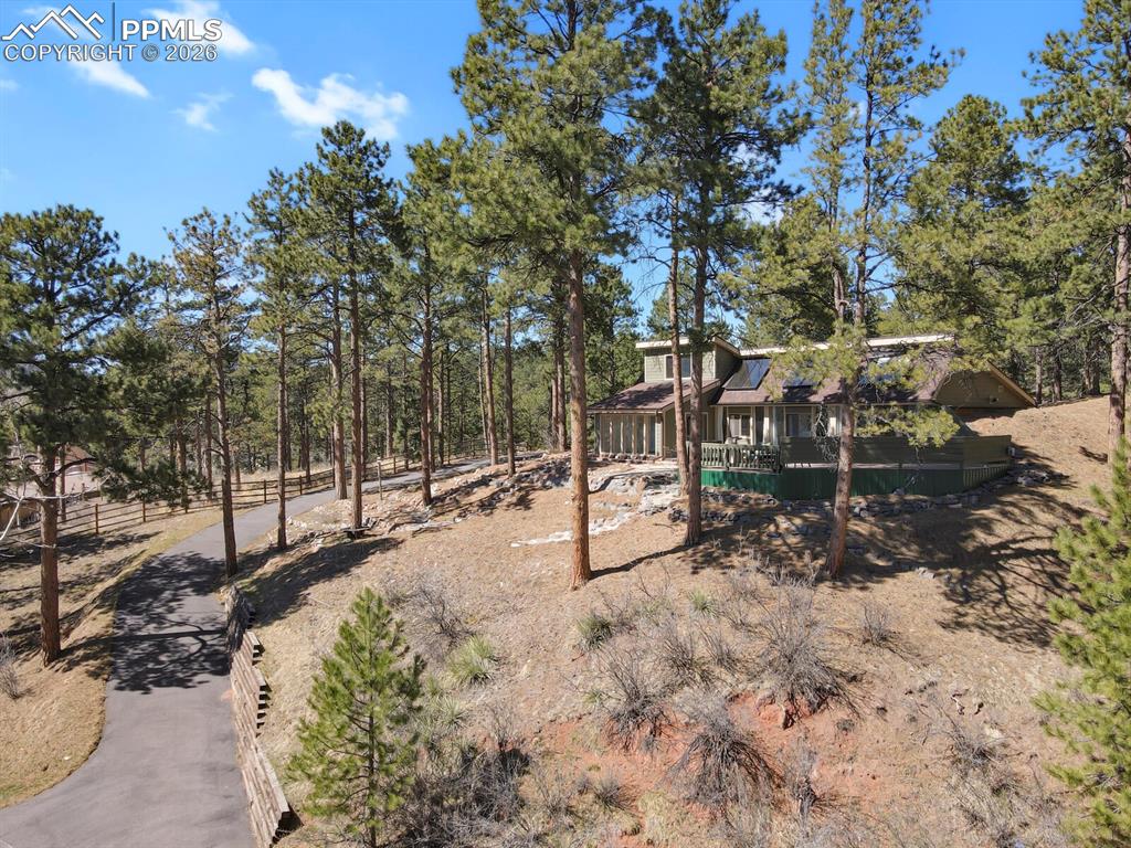 Image 43 of 48: Yard