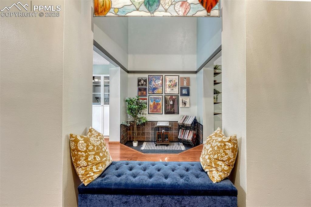 Image 12 of 44: Sitting Room