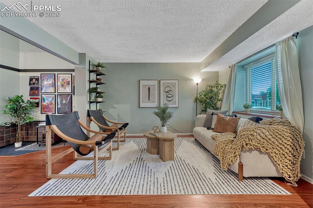 Image 2 of 44: Sitting Room