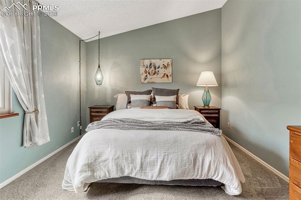 Image 23 of 44: Bedroom