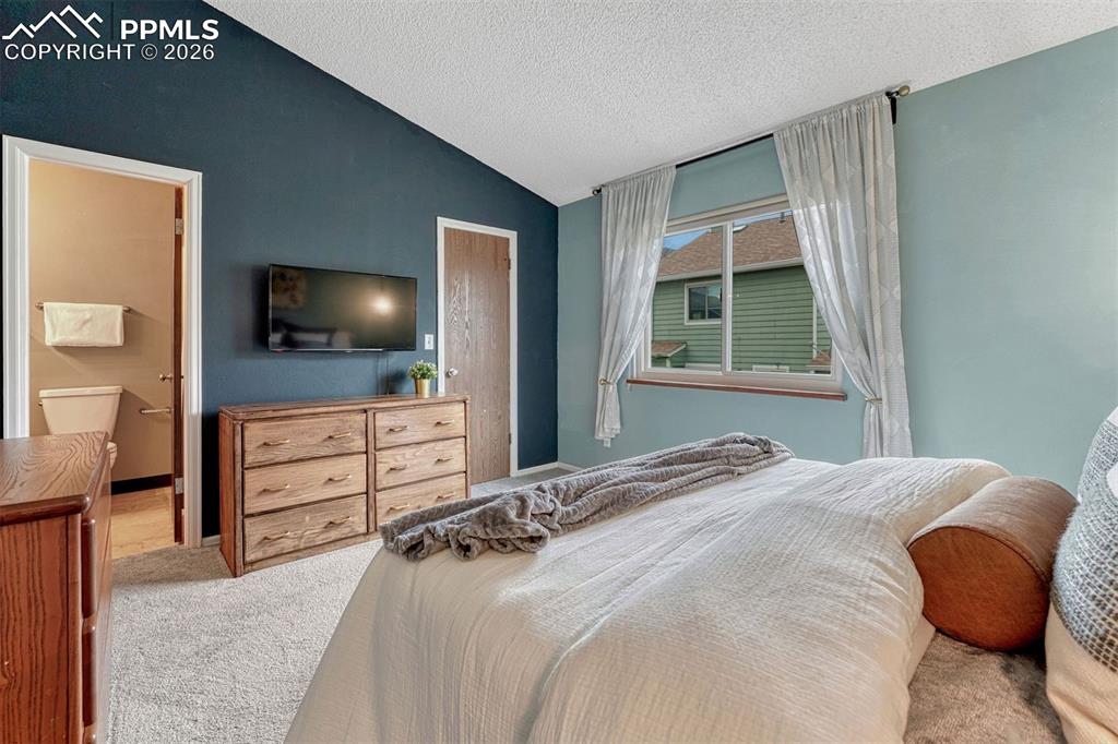 Image 24 of 44: Bedroom