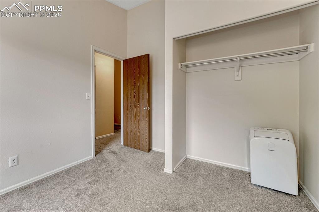 Image 33 of 44: Closet