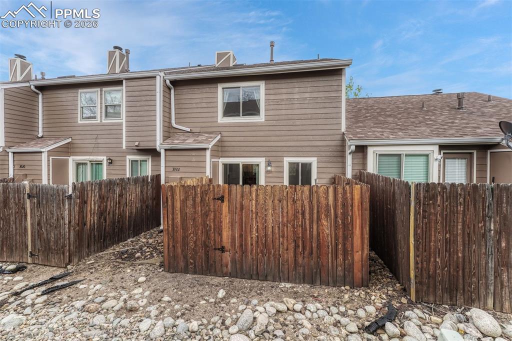 Image 37 of 44: Back of Structure