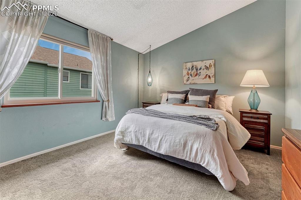 Image 5 of 44: Bedroom