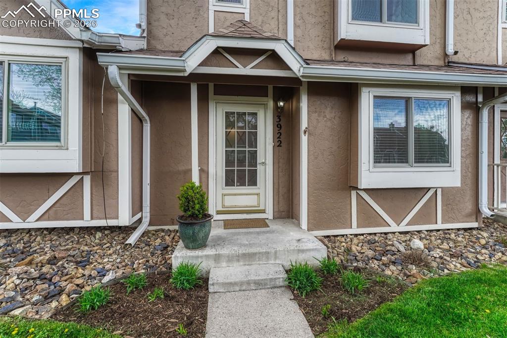 Image 8 of 44: Entry