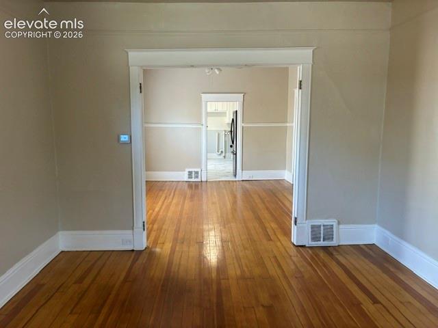Image 5 of 26: Living Room