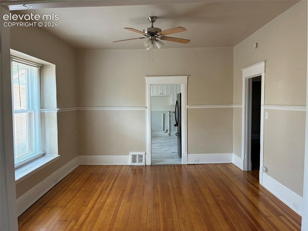 Image 6 of 26: Dining Room