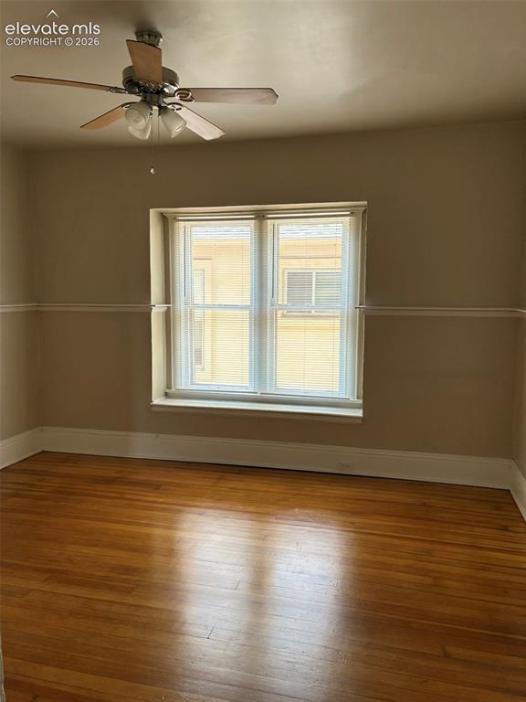 Image 7 of 26: Dining Room