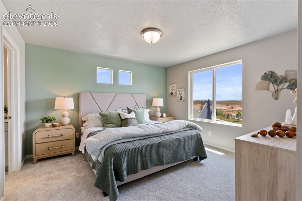 Image 14 of 21: Bedroom