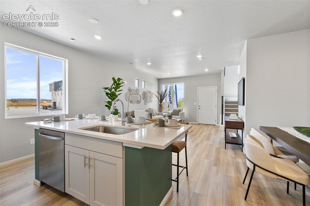 Image 5 of 21: Kitchen