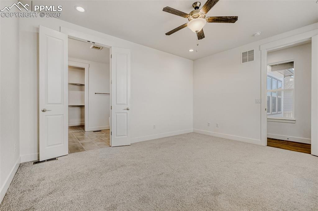 Image 13 of 27: Bedroom