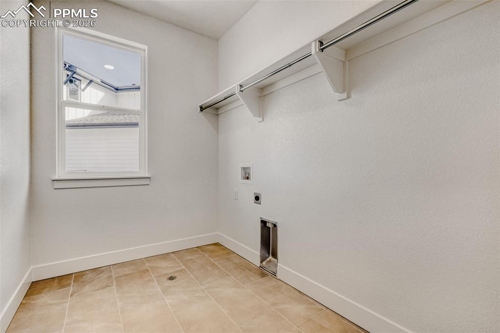 Image 23 of 27: Laundry