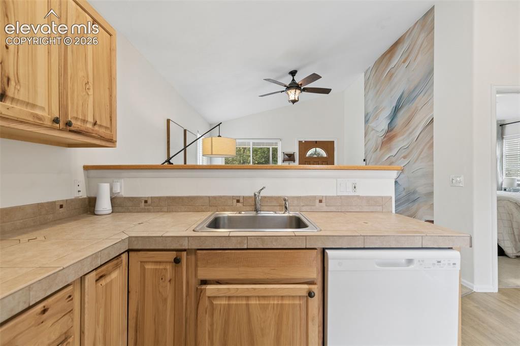 Image 10 of 34: Kitchen