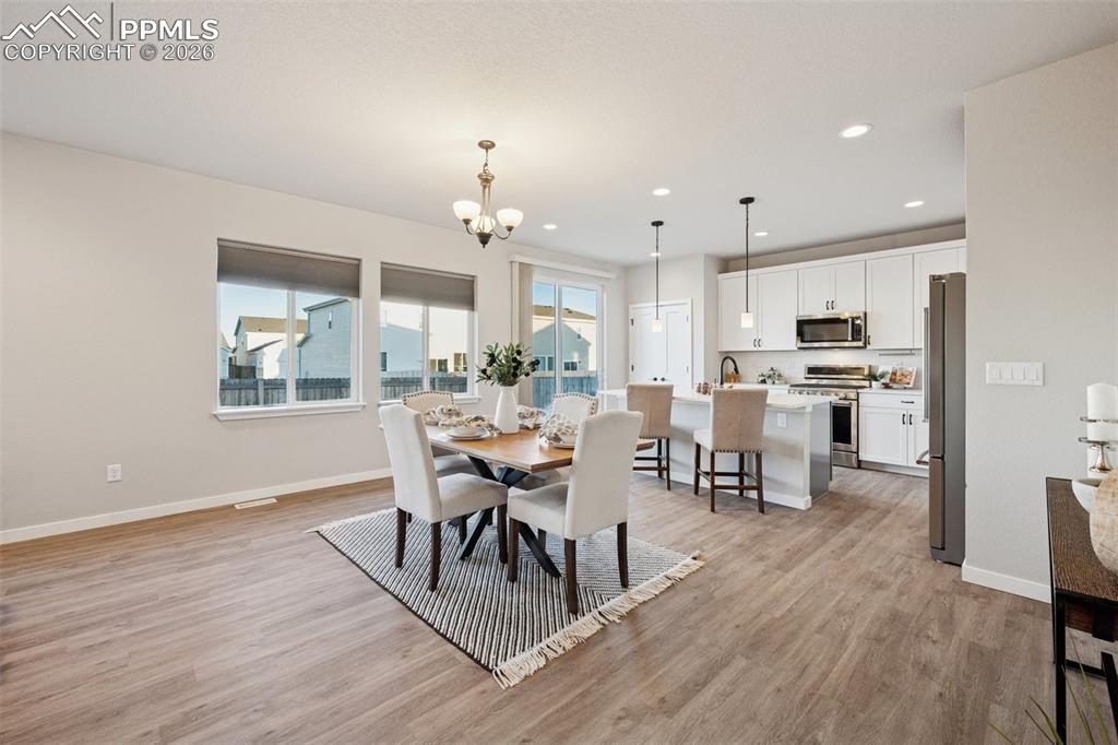 Image 10 of 47: Dining Area