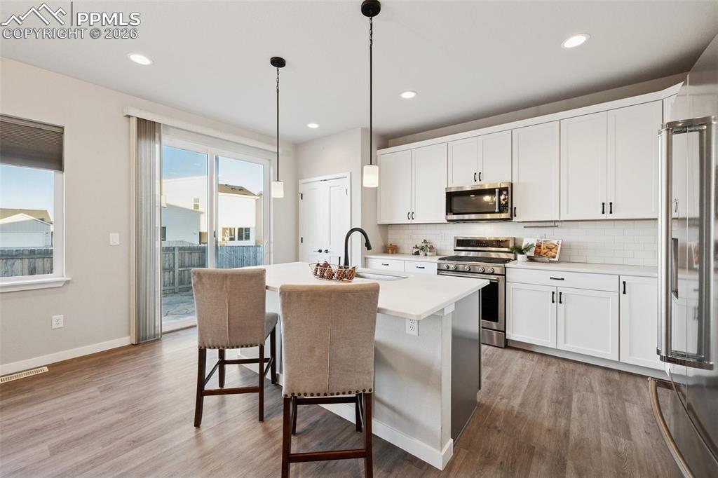 Image 14 of 47: Kitchen