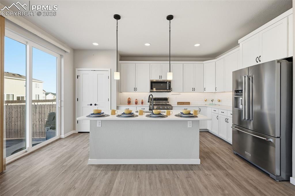 Image 18 of 47: Kitchen