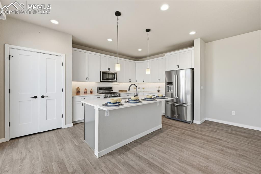 Image 19 of 47: Kitchen