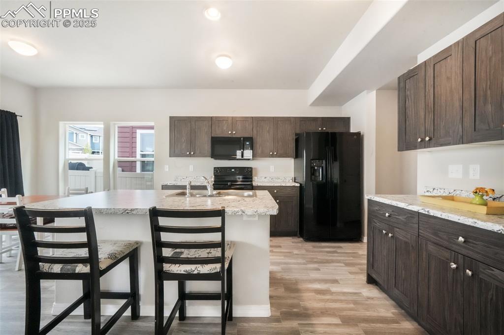 Image 11 of 50: Kitchen