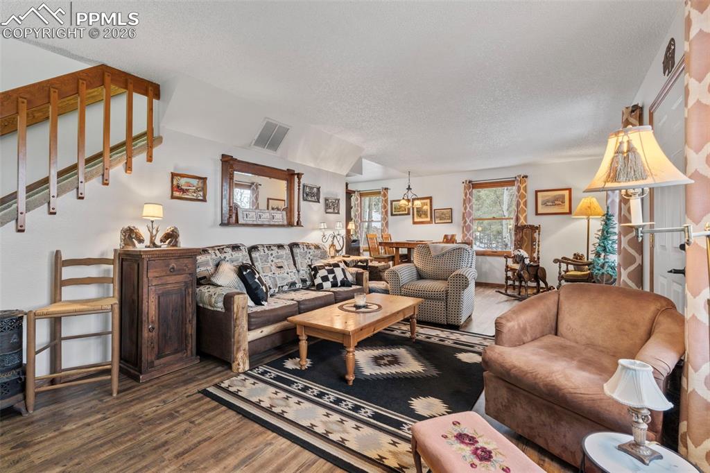 Image 11 of 50: Living Room